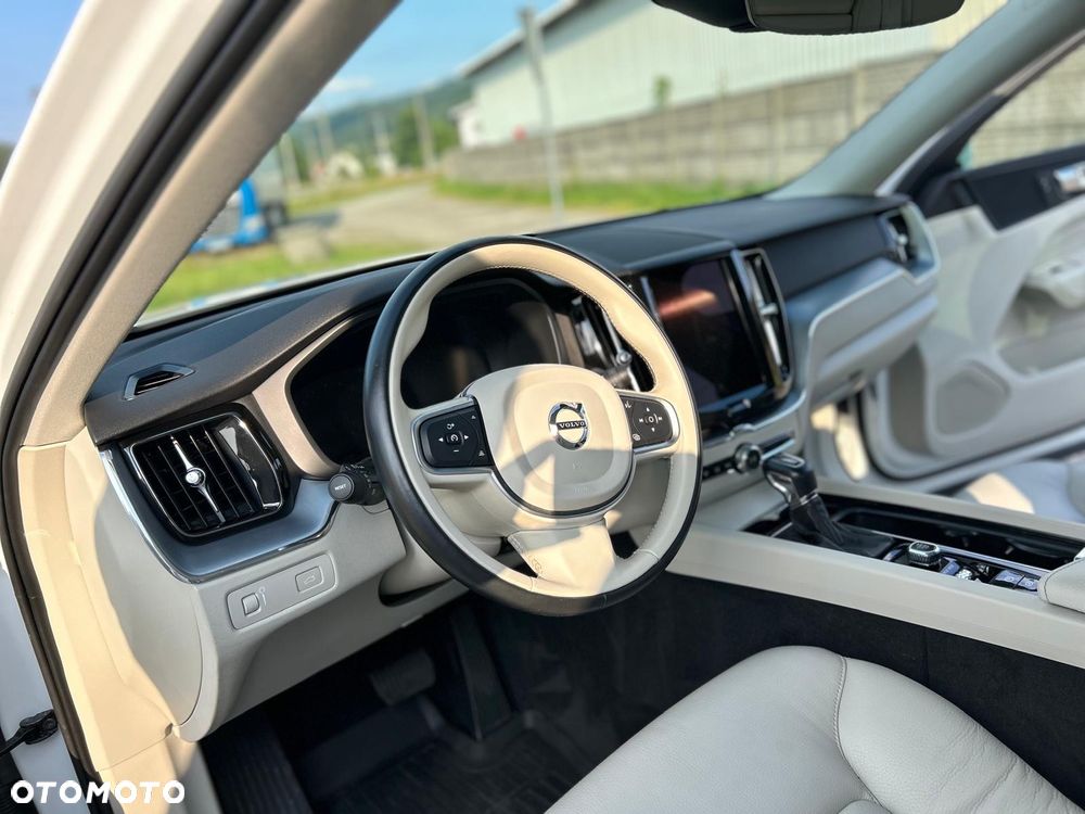 Volvo XC 60 T5 AWD Drive-E Momentum - 19