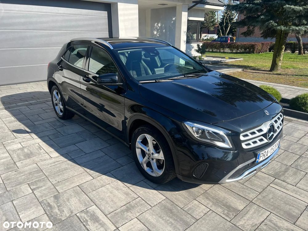 Mercedes-Benz GLA 180 d 7G-DCT Peak Edition - 4