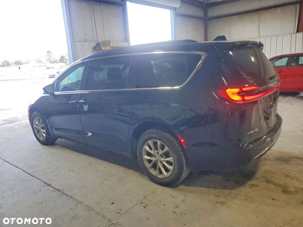 Chrysler Pacifica - 6