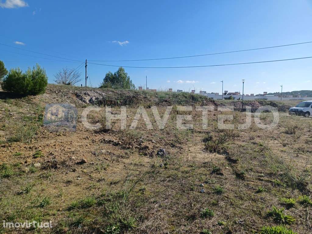 Lote de terreno com 511 m2 a 2 minutos do centro de Tomar. - Grande imagem: 2/4