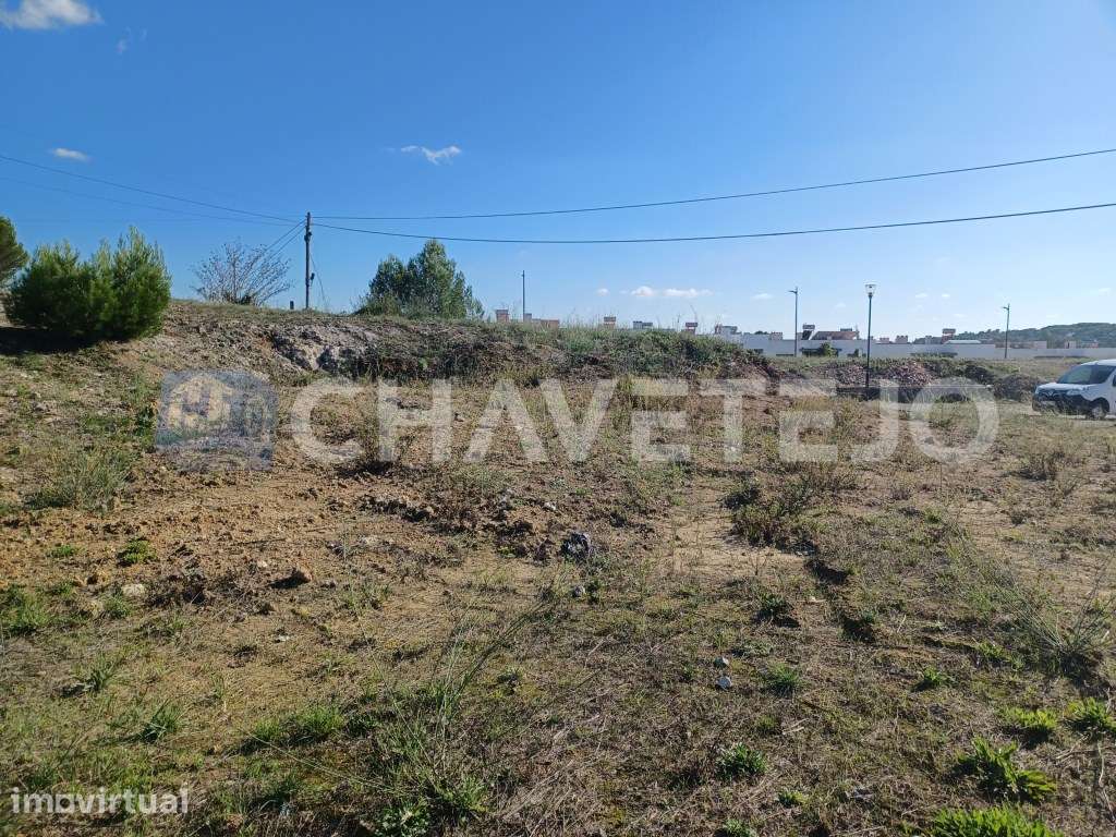 Lote de terreno com 511 m2 a 2 minutos do centro de Tomar. - Grande imagem: 2/4