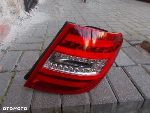 MERCEDES C KLASA W204 W 204 LIFT PRAWA LED KOMBI - 1