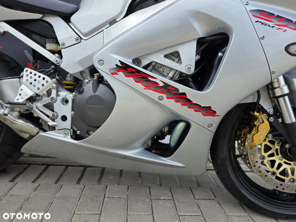 Honda CBR - 23