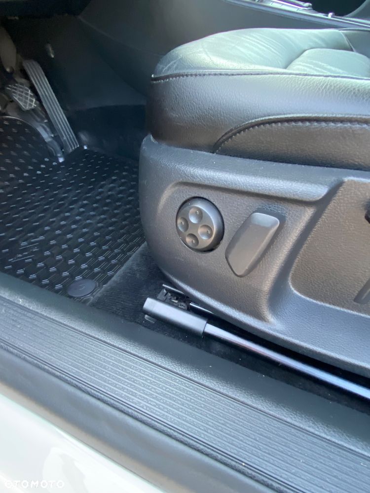 Volkswagen Passat Variant 2.0 TDI BlueMotion Technology Business Edition - 16