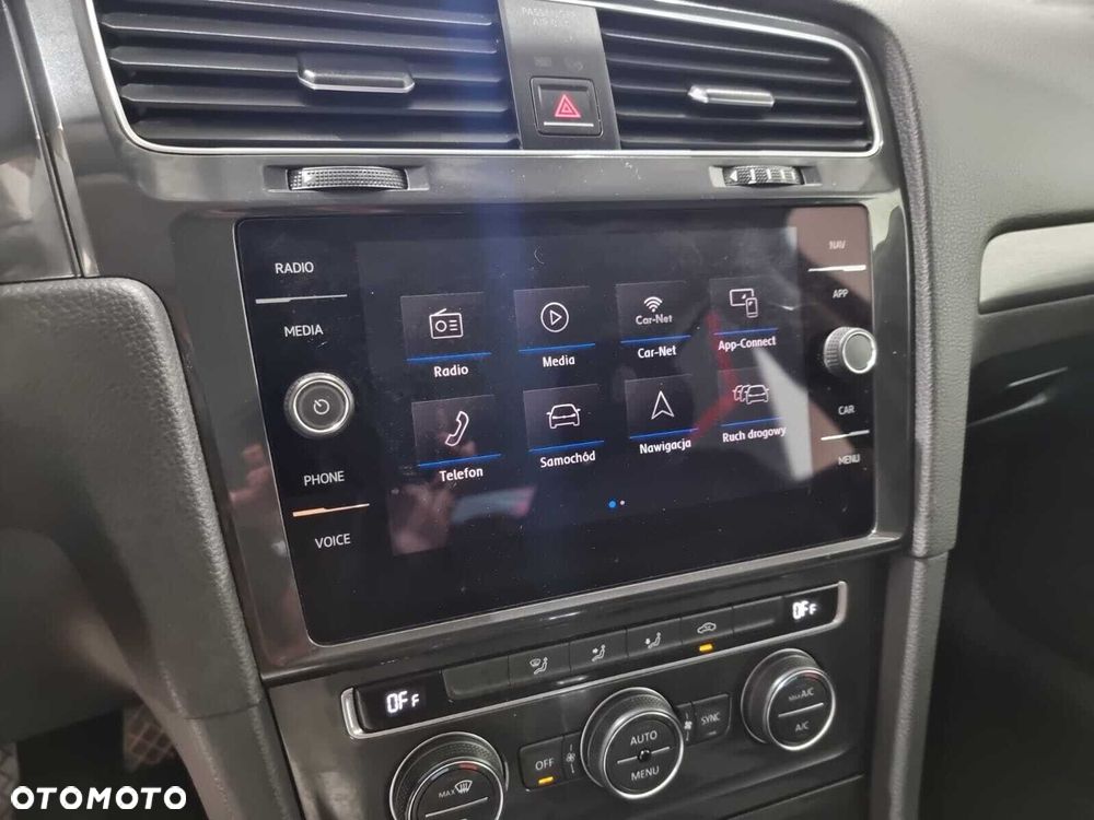 Volkswagen Golf - 28