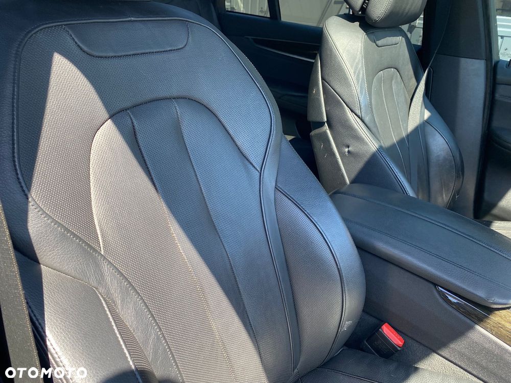 BMW X5 xDrive50i Sport-Aut - 27