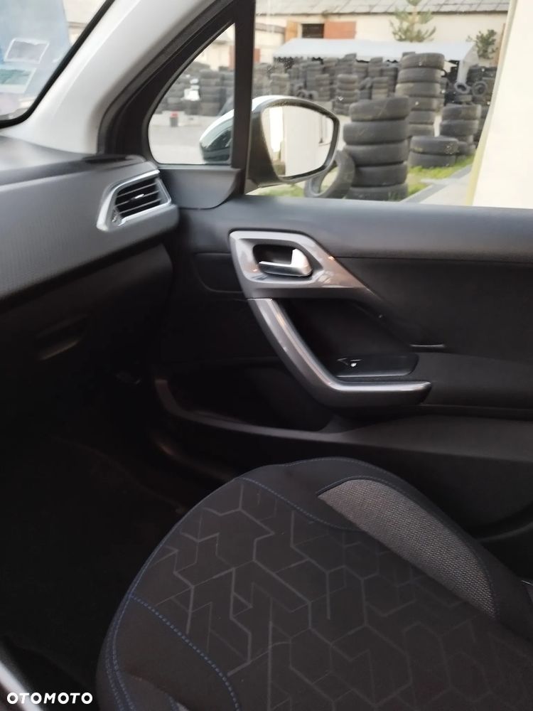 Peugeot 2008 - 14
