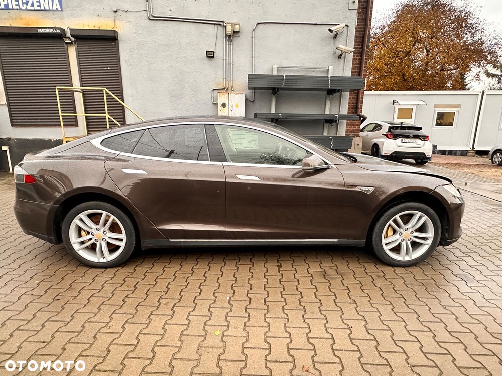 Tesla Model S Standard - 11