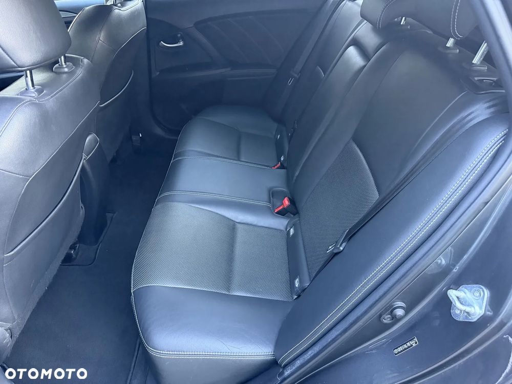 Toyota Avensis 1.8 Premium - 34