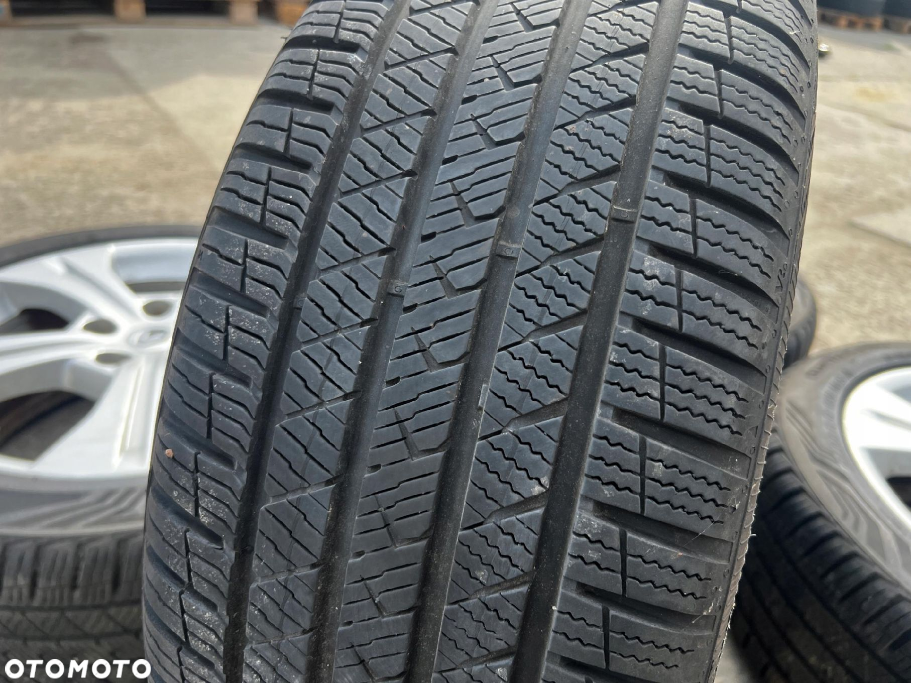 KOŁA FELGI OPONY CAŁOROCZNE RENAULT MEGANE III 205/50 R17 - 12