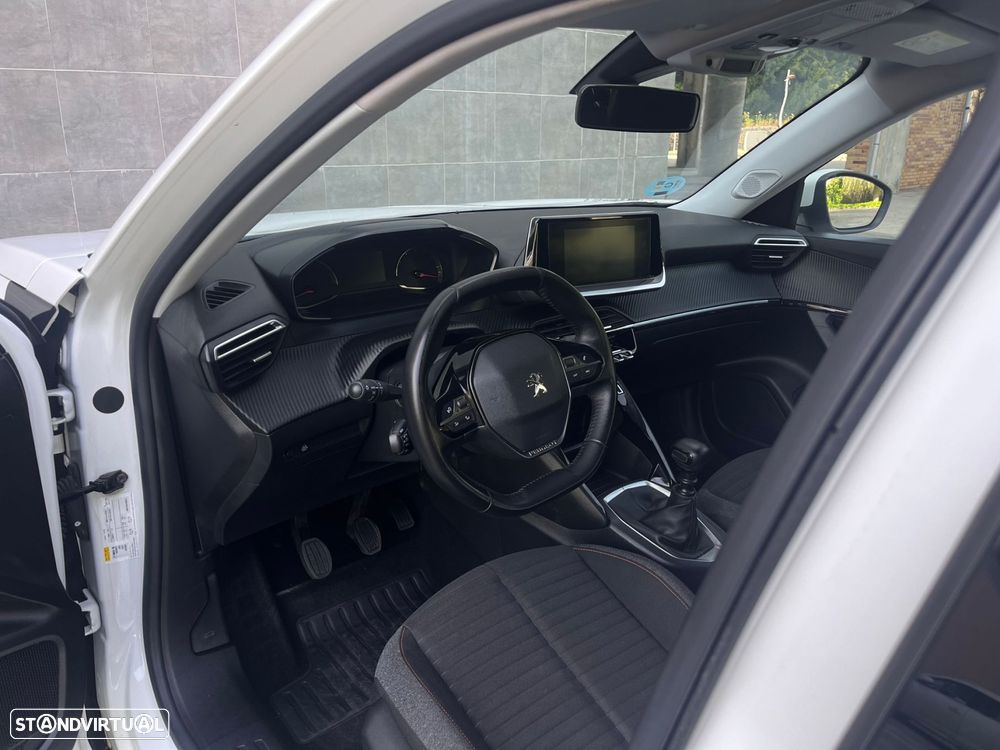 Peugeot 2008 1.2 PureTech Active - 12