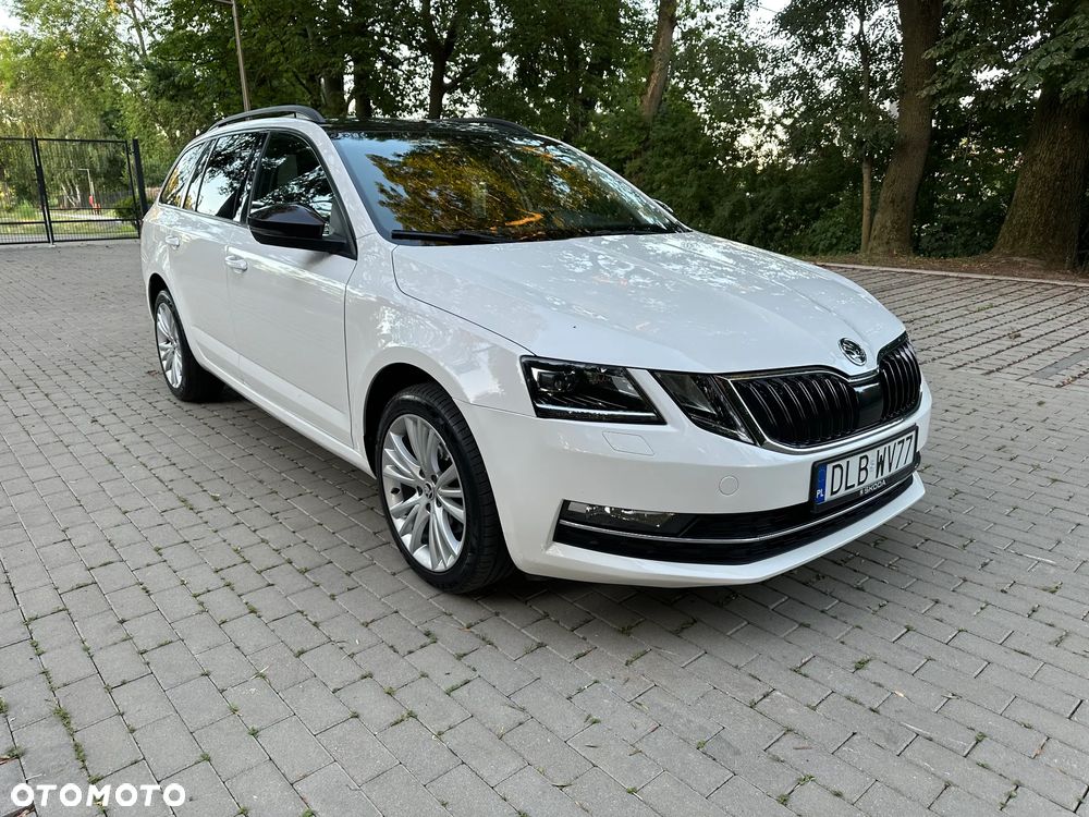 Skoda Octavia 2.0 TDI DSG Ambition - 1