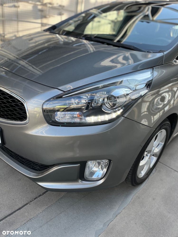 Kia Carens - 13