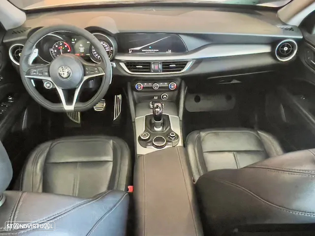 Alfa Romeo Stelvio 2.2 D Veloce Q4 AT8 - 4