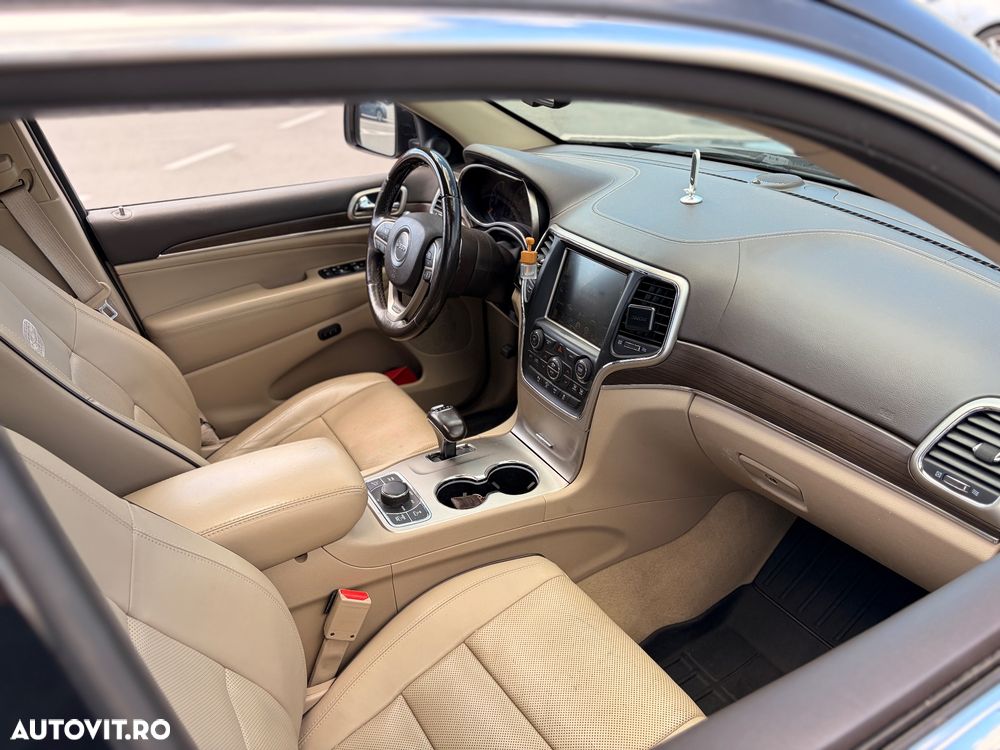 Jeep Grand Cherokee - 17