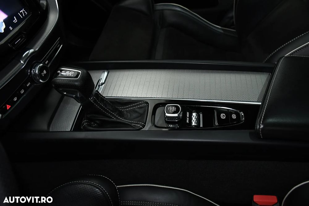 Volvo XC 60 D4 AWD Geartronic RDesign - 29