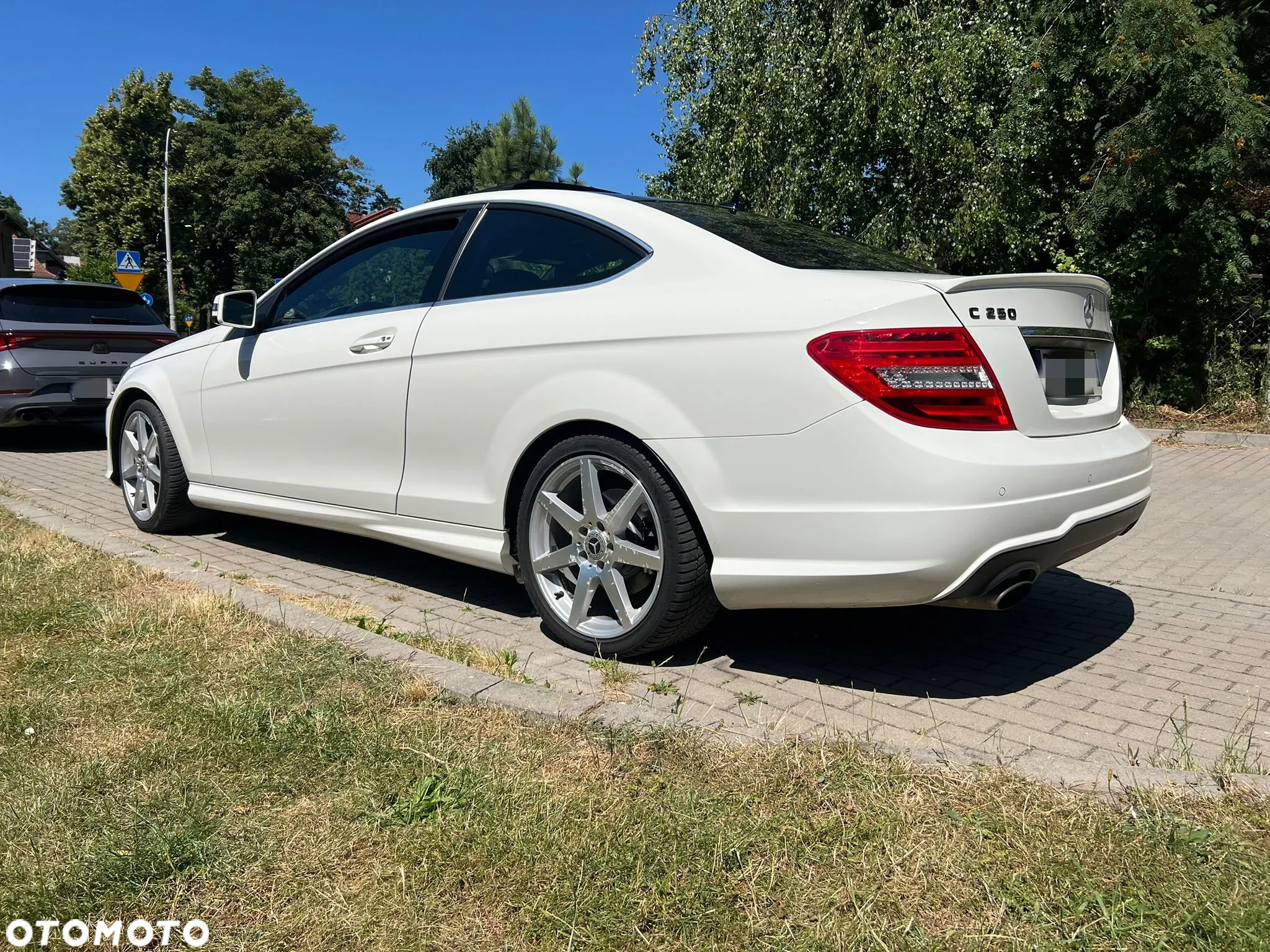 Mercedes-Benz Klasa C 250 Coupe BlueEFFICIENCY 7G-TRONIC Edition 1 - 4
