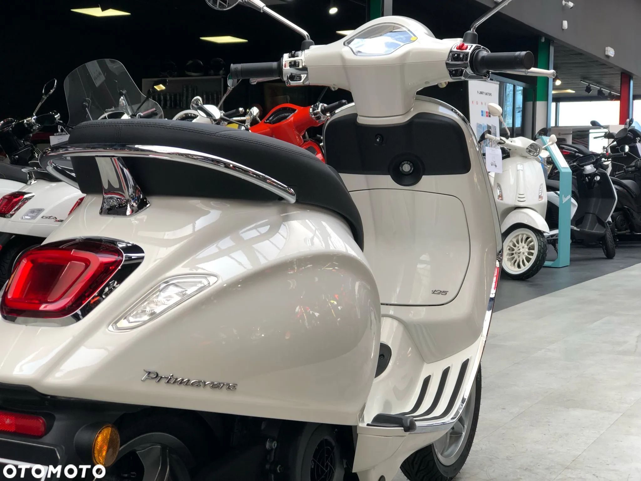 Vespa Primavera - 12