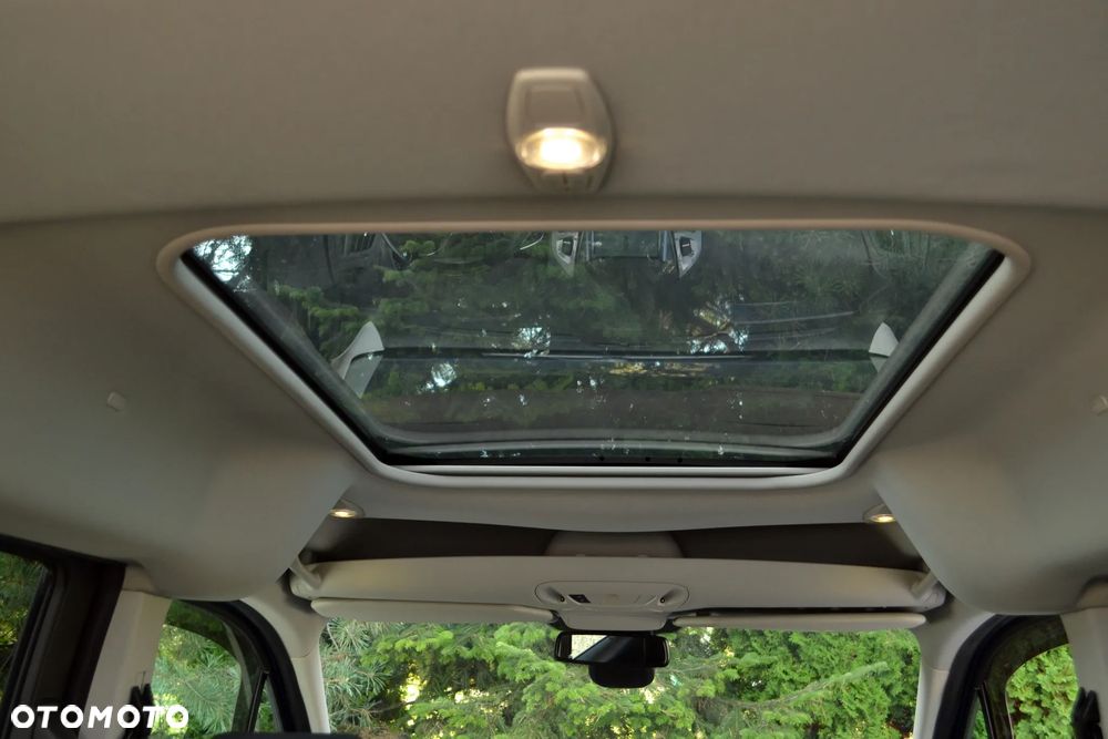 Ford Tourneo Connect - 33