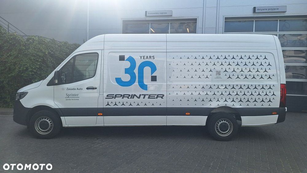 Mercedes-Benz Sprinter - 2