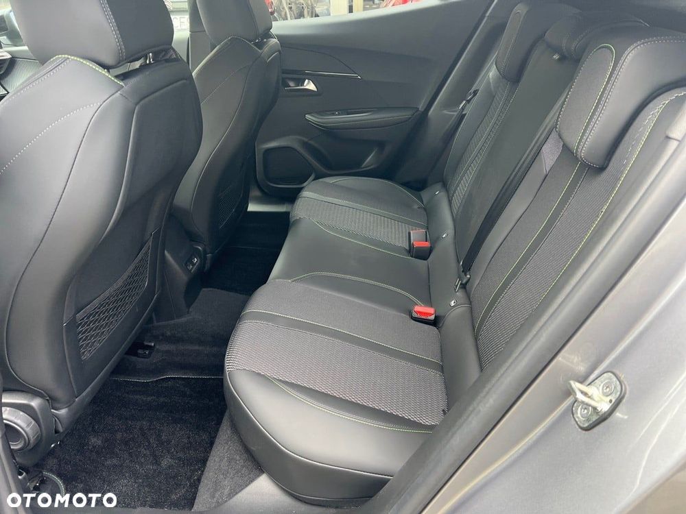 Peugeot 2008 1.2 PureTech GT S&S EAT8 - 10
