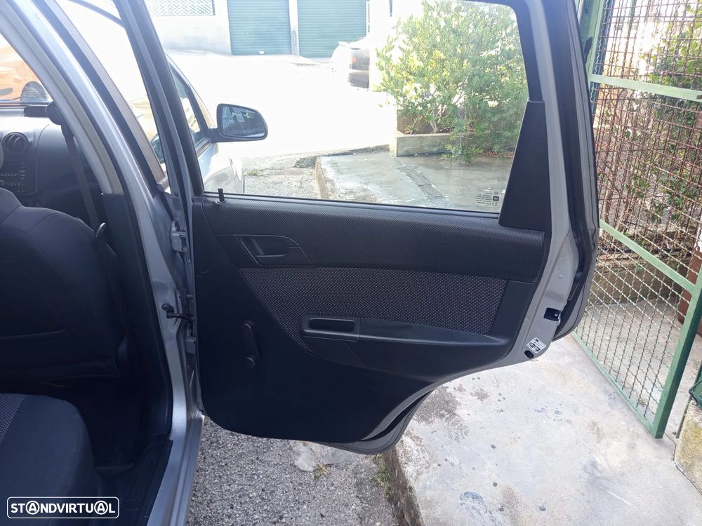 Chevrolet Aveo 1.2 LT Bi-Fuel - 21
