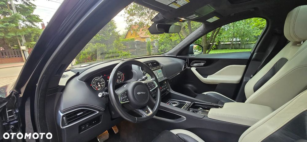 Jaguar F-Pace 3.0 V6 AWD S - 10