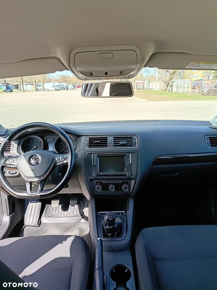 Volkswagen Jetta 1.4 TSI BMT Trendline - 14