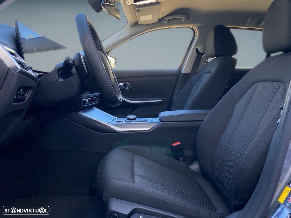 BMW 330 e Auto - 4