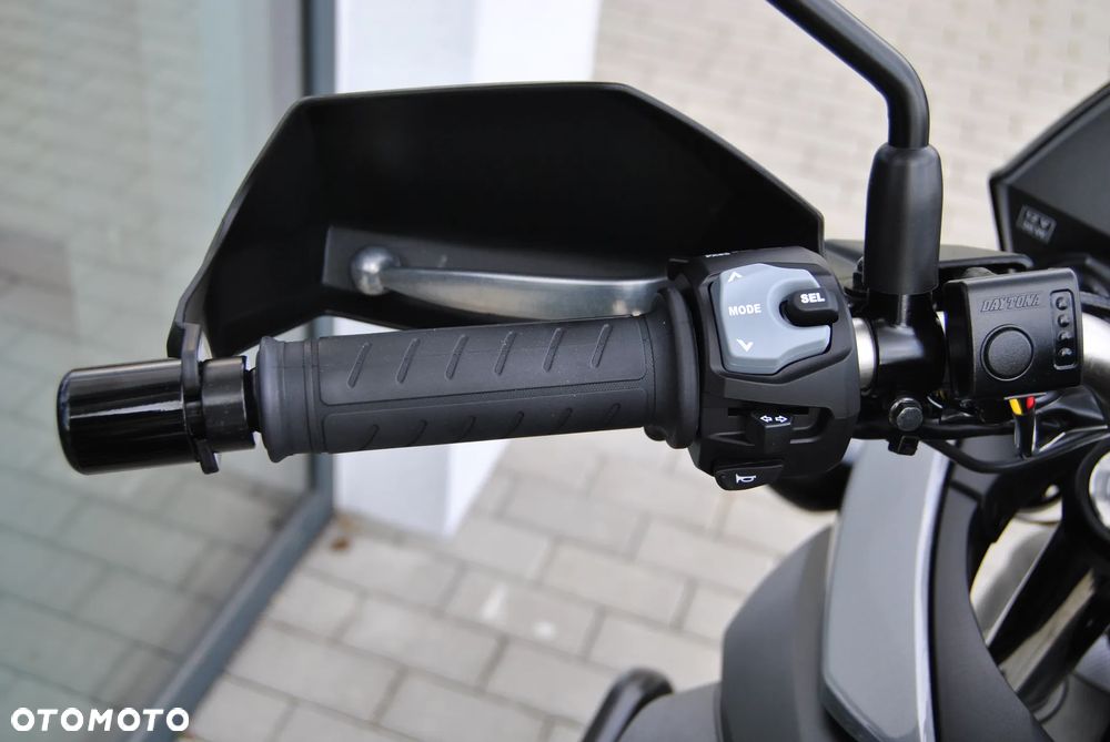 Suzuki DL - 13