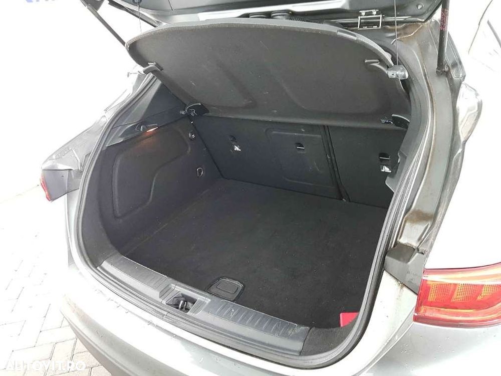 Infiniti Q30 1.6t DCT Premium Tech - 14