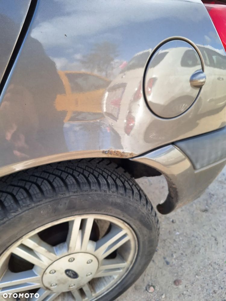 Ford Fiesta - 6