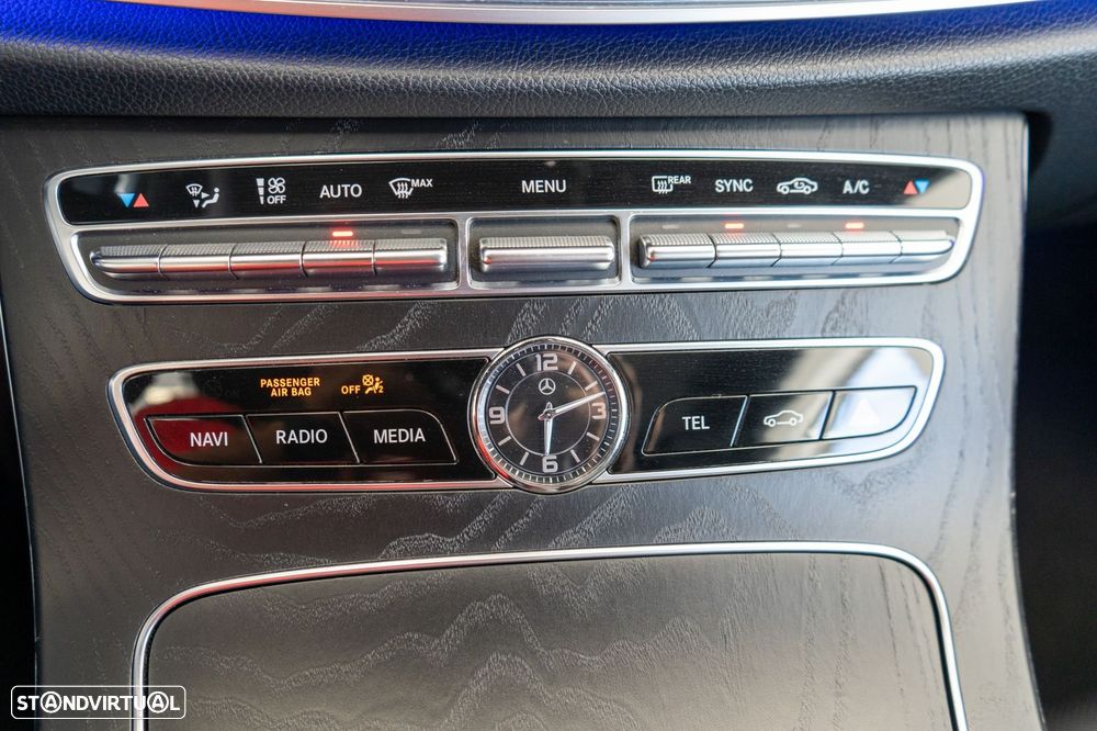 Mercedes-Benz E 220 d Cabrio 9G-Tronic AMG Line - 38