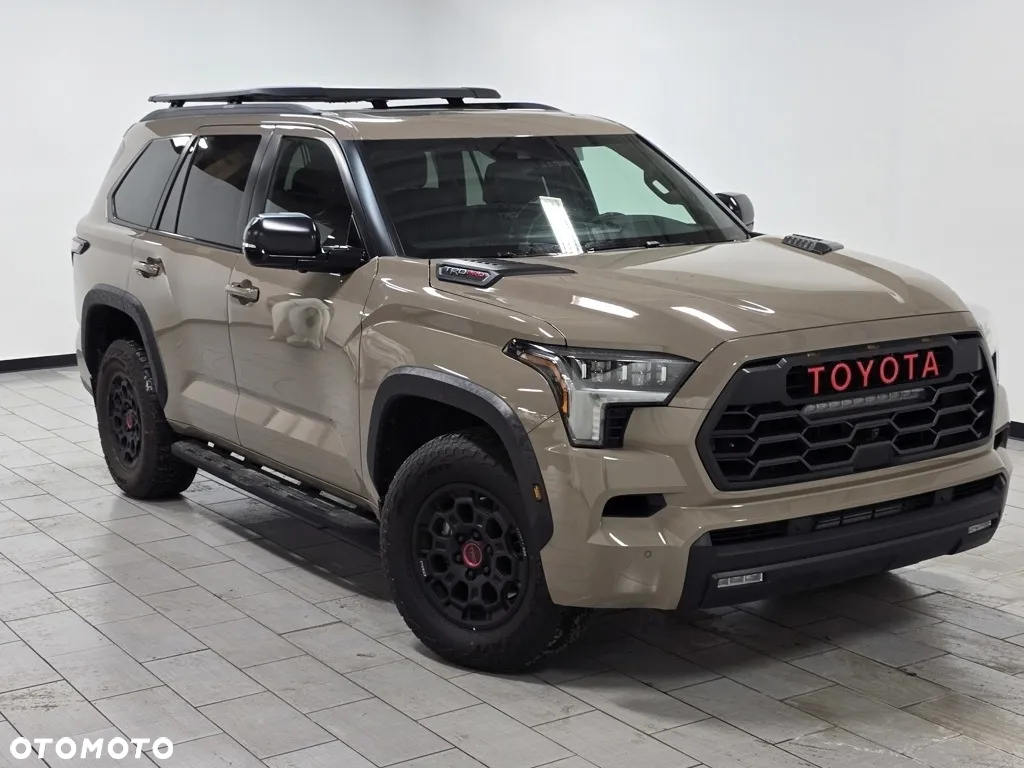 Toyota Sequoia - 3