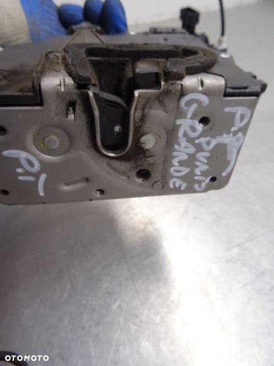 FIAT GRANDE PUNTO HB 5D 05-09 1.3JTD ZAMEK DRZWI PRAWY PRZÓD - 6