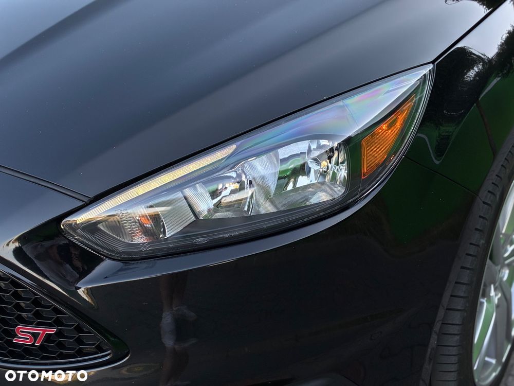 Ford Focus 2.0 EcoBoost ST - 17