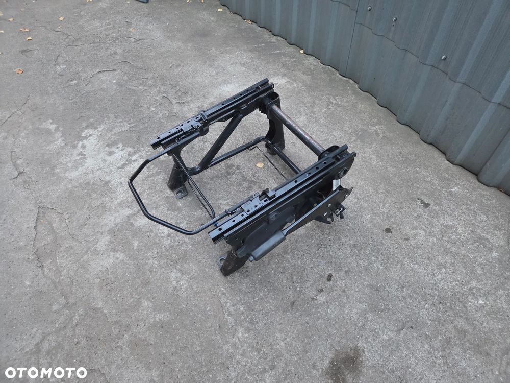 FIAT DUCATO CITROEN JUMPER PEUGEOT BOXER PODSTAWA FOTELA LEWA KOMPLETNA POMORSKIE