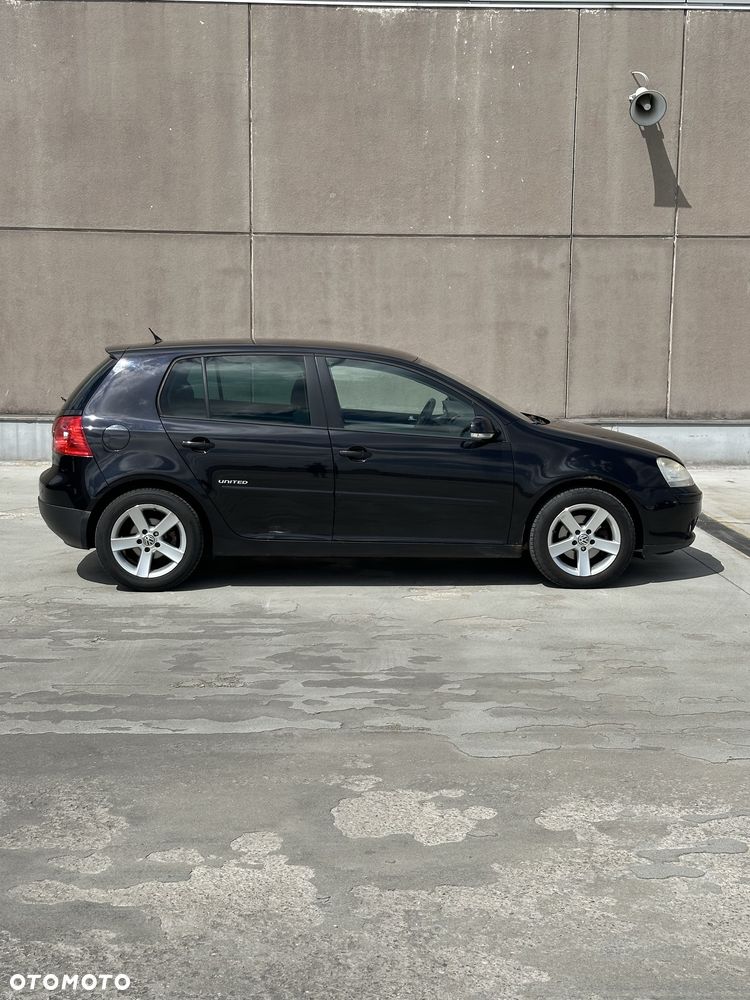 Volkswagen Golf - 2