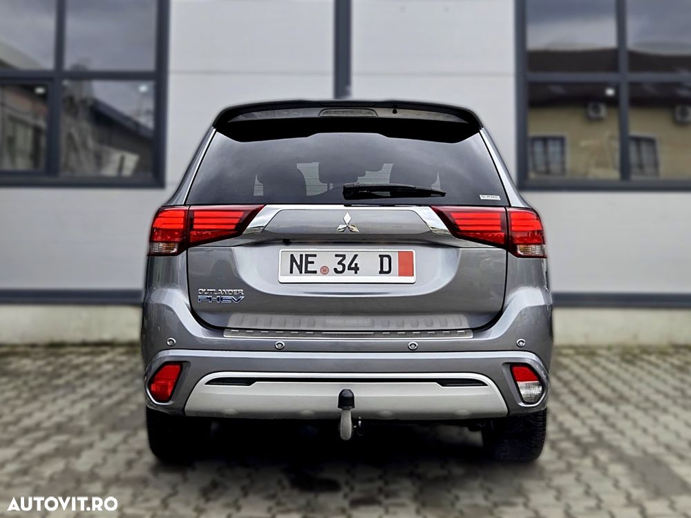 Mitsubishi Outlander - 6
