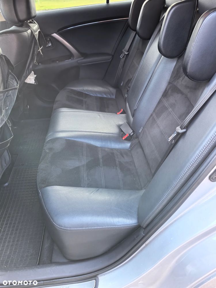Toyota Avensis 2.2 D-4D Premium - 10