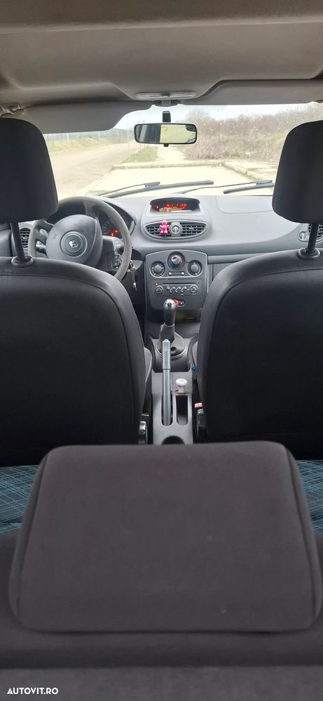 Renault Clio III 1.5dCi Dynamique - 3