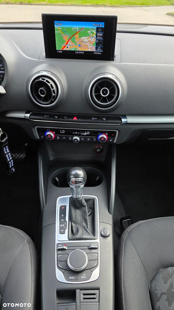 Audi A3 Sportback 1.6 TDI (clean diesel) S tronic Attraction - 16