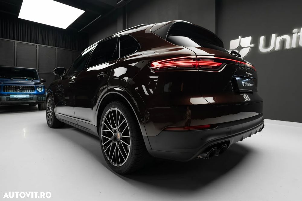 Porsche Cayenne - 40