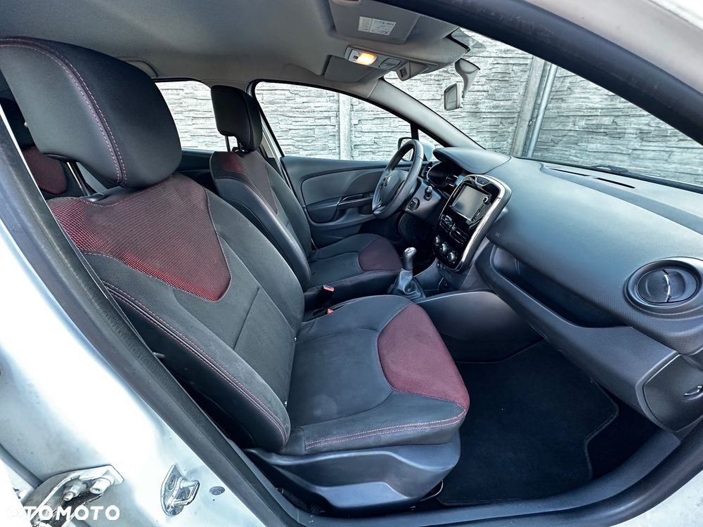 Renault Clio 1.2 16V 75 Luxe - 6