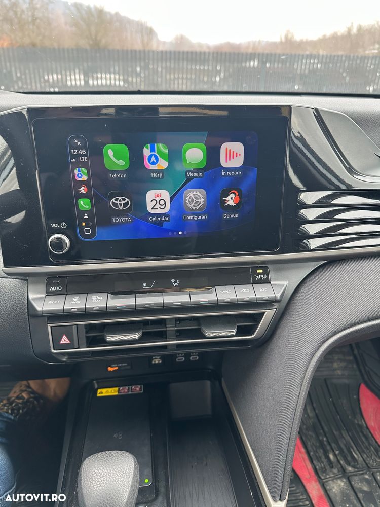 Toyota Camry Luxury - 10