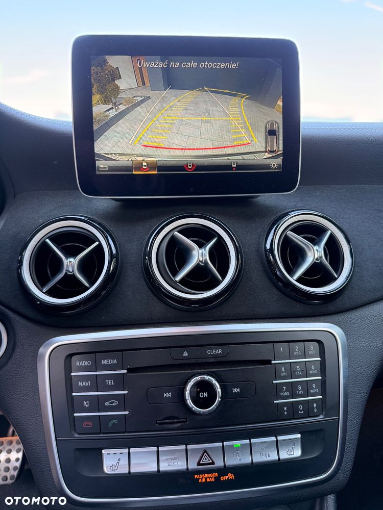 Mercedes-Benz GLA 180 7G-DCT AMG Line - 10