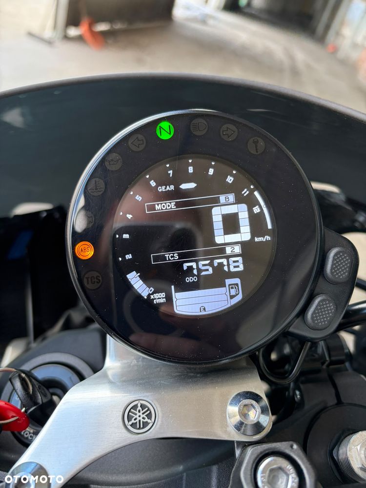 Yamaha XSR - 10