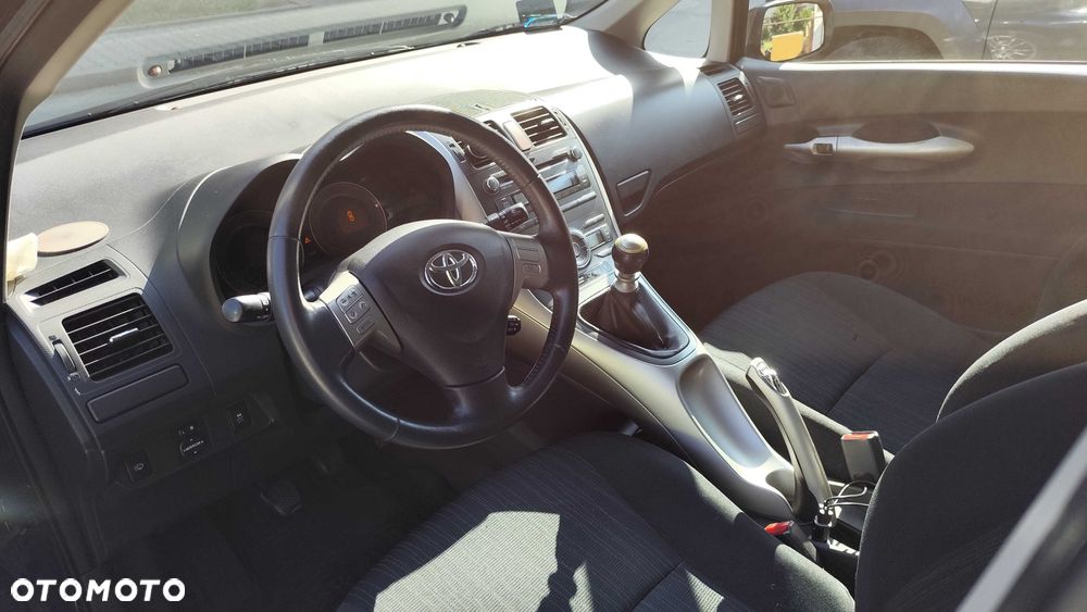 Toyota Auris - 4