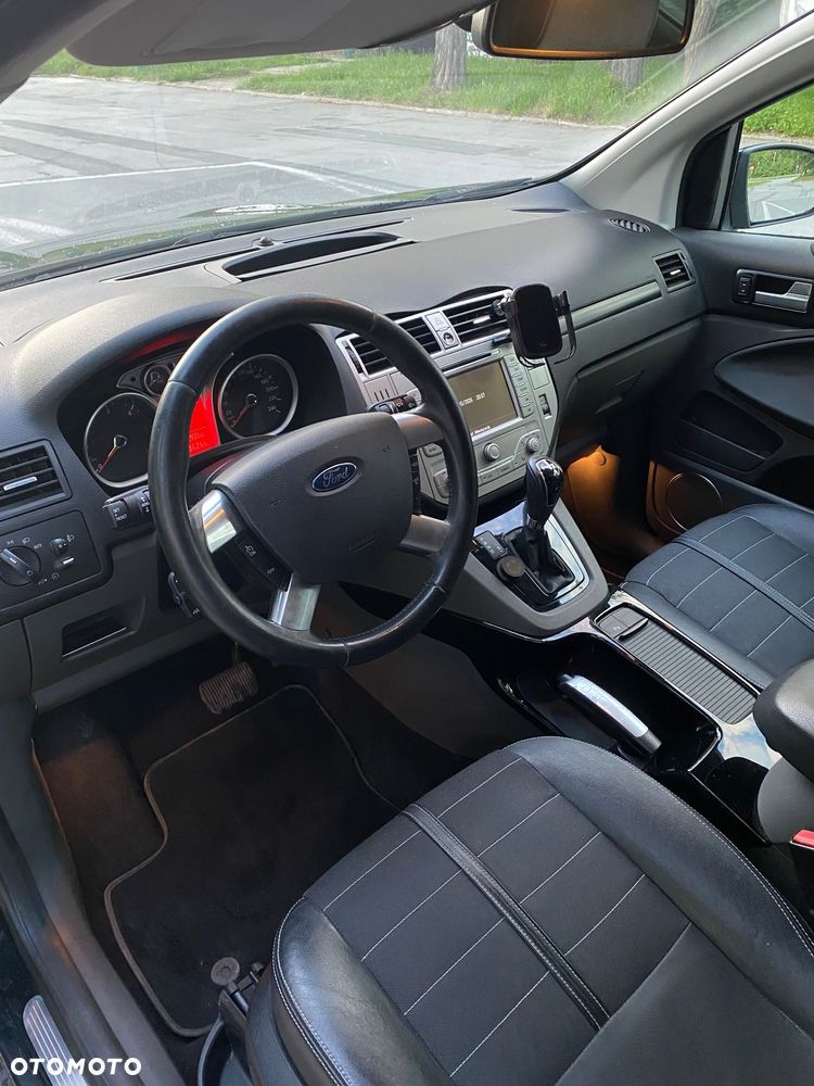 Ford Kuga - 10