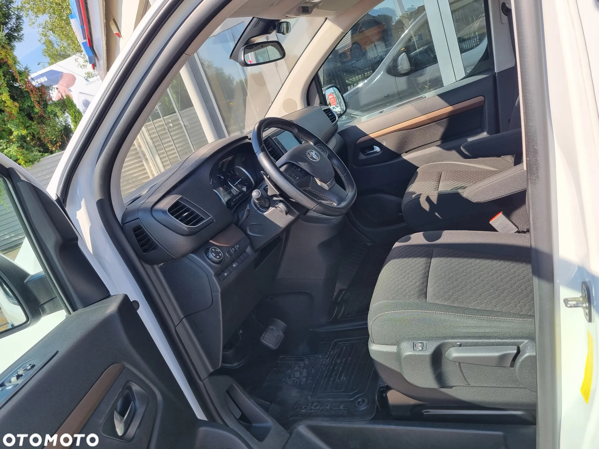Toyota ProAce 2,0-l-D-4D L2 (7-Si.) Autm Verso Executive - 19
